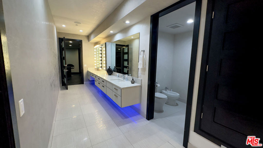 6425 Weidlake Drive - Photo 28
