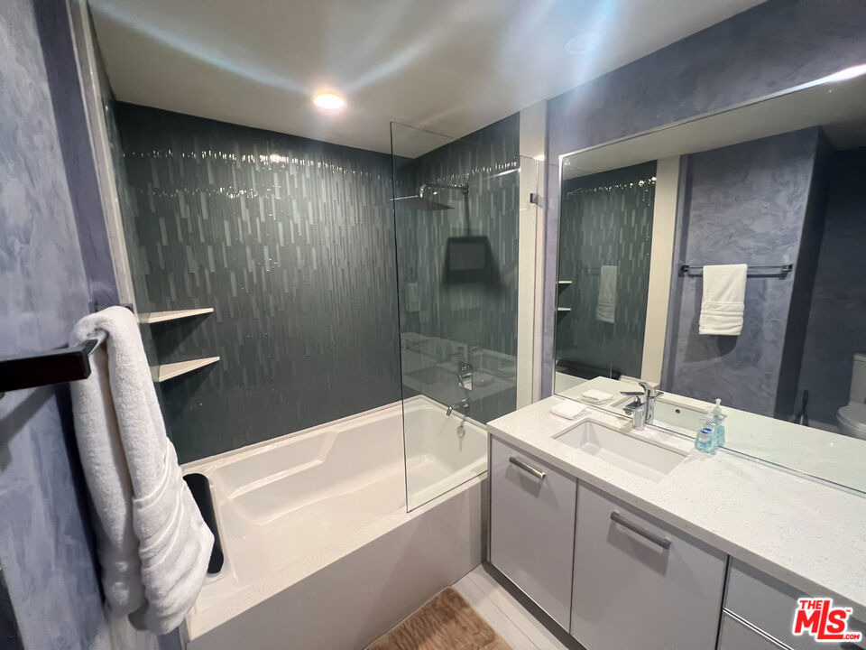 6425 Weidlake Drive - Photo 40