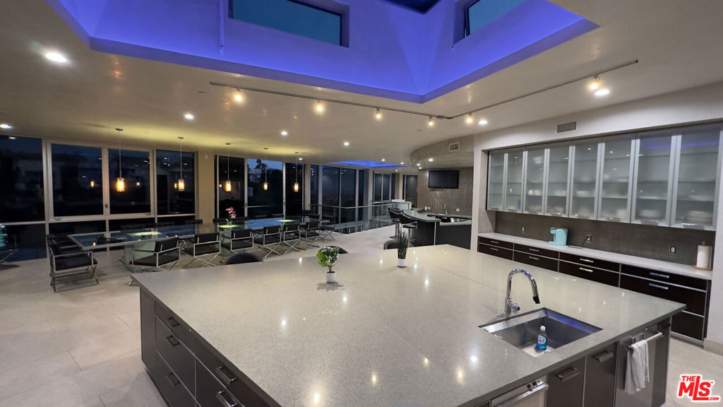 6425 Weidlake Drive - Photo 9