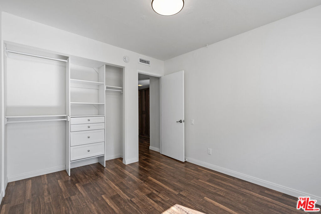 6225 Shoup Avenue - Photo 8