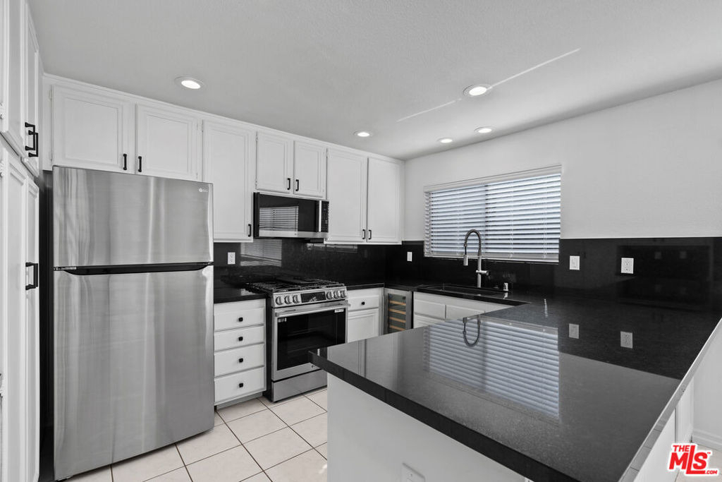 6225 Shoup Avenue - Photo 7