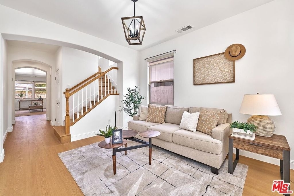 646 N Sierra Bonita Avenue - Photo 2