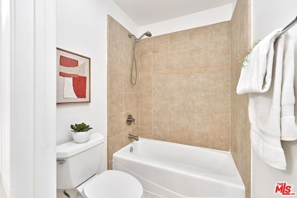 646 N Sierra Bonita Avenue - Photo 57