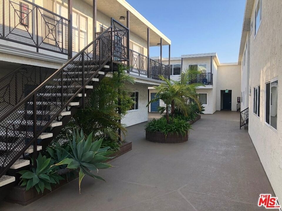 2721 2nd Street - Photo 11
