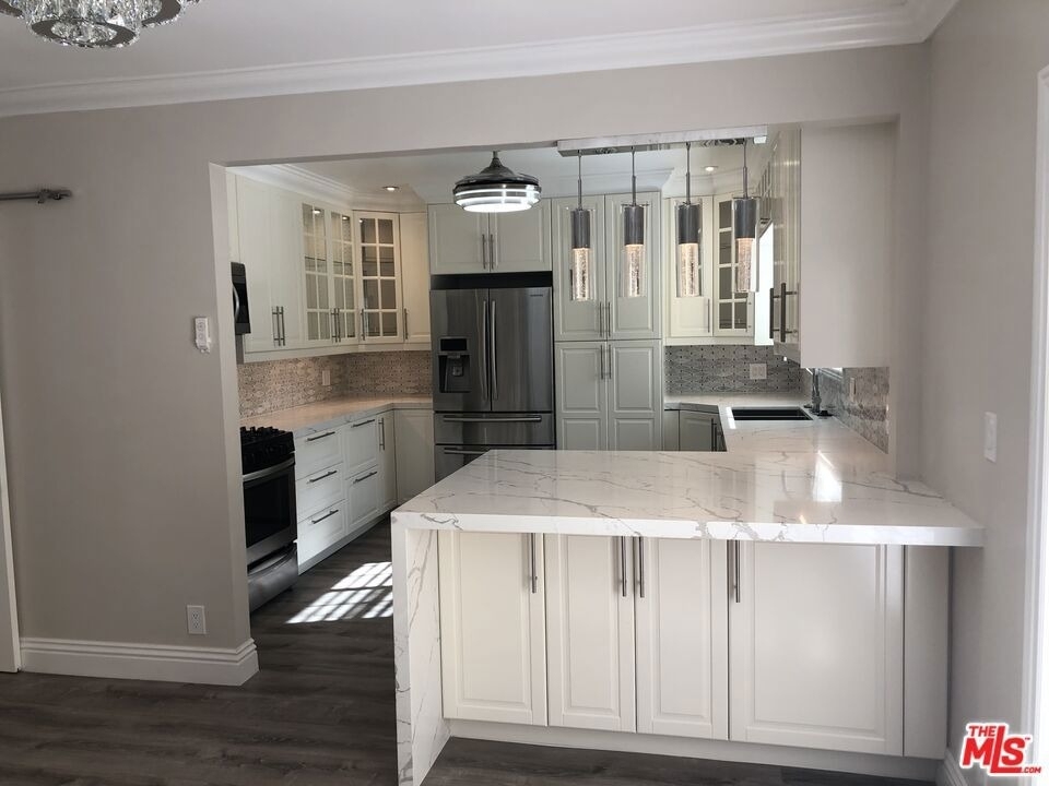 257 N La Peer Drive - Photo 23
