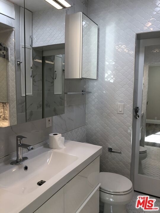 257 N La Peer Drive - Photo 37