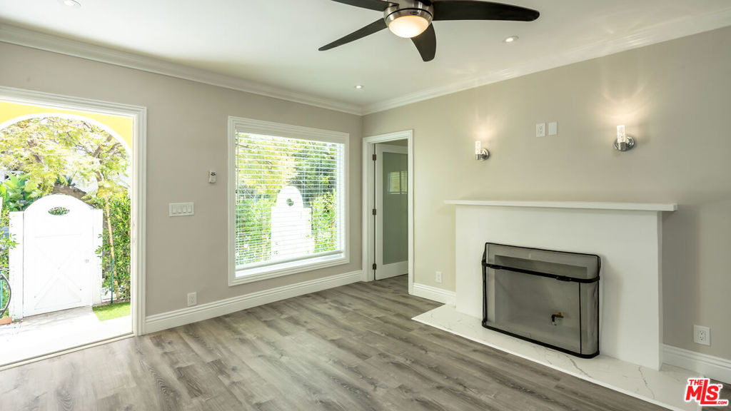 257 N La Peer Drive - Photo 16