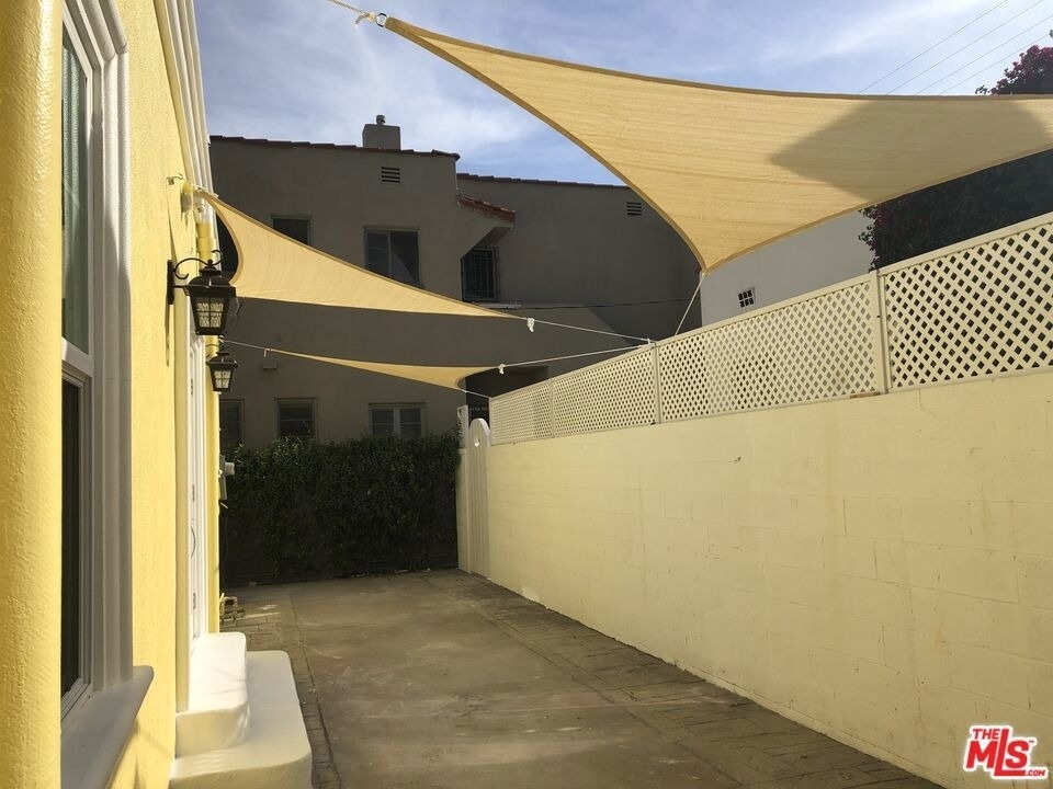 257 N La Peer Drive - Photo 50