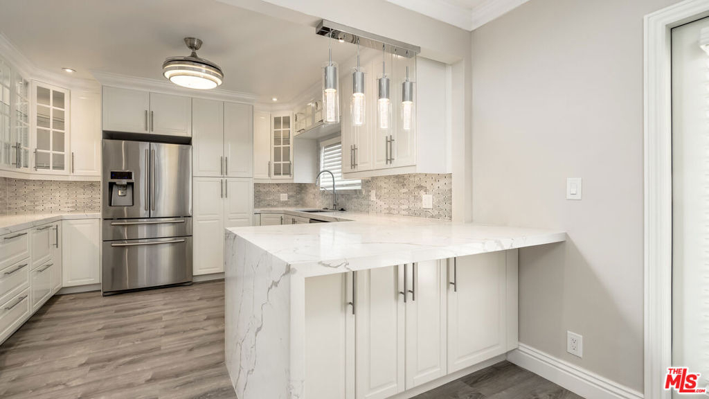 257 N La Peer Drive - Photo 22