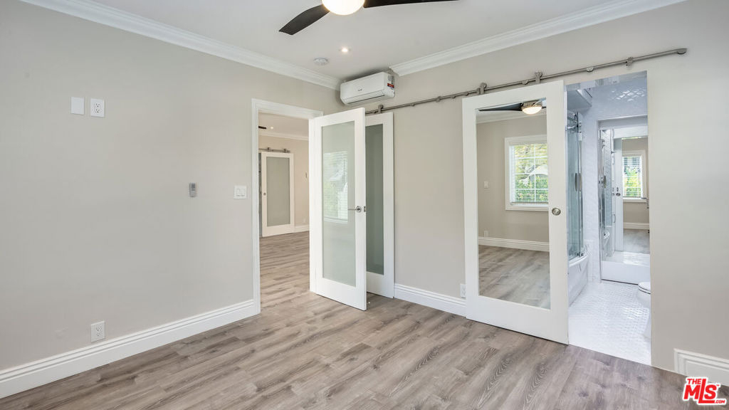 257 N La Peer Drive - Photo 34