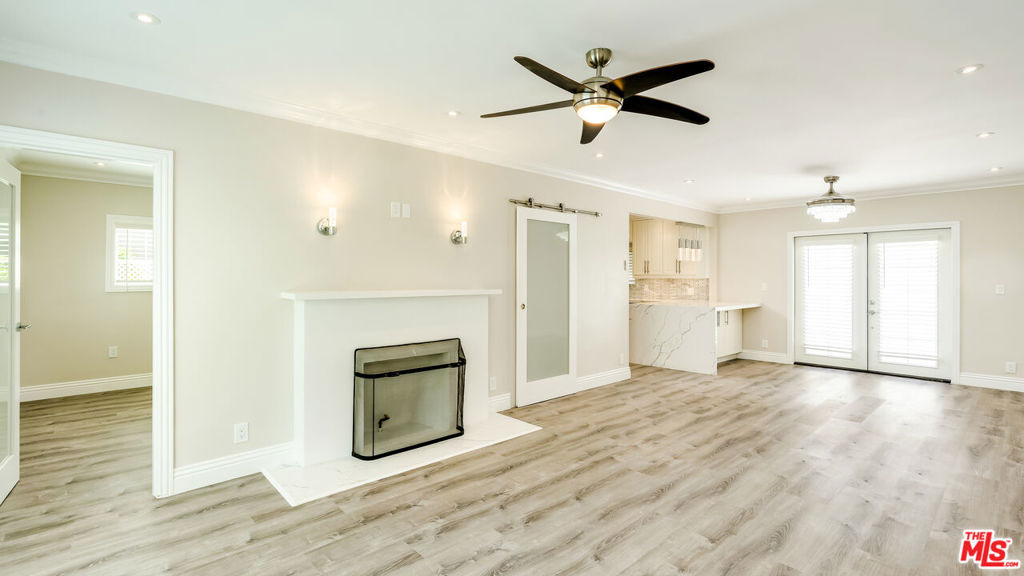 257 N La Peer Drive - Photo 15