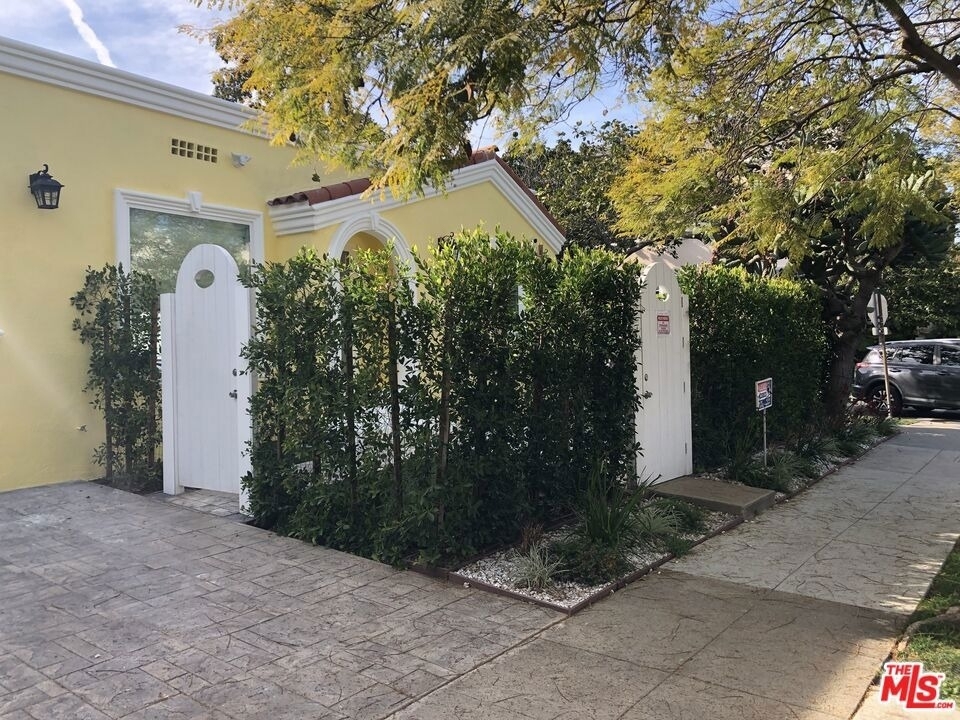 257 N La Peer Drive - Photo 7