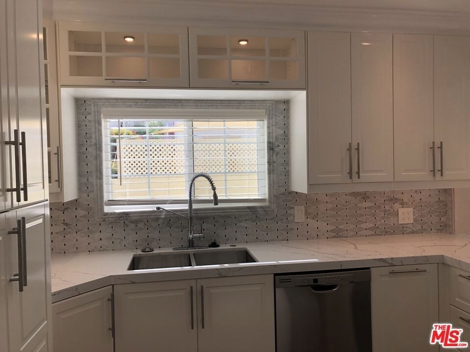 257 N La Peer Drive - Photo 27