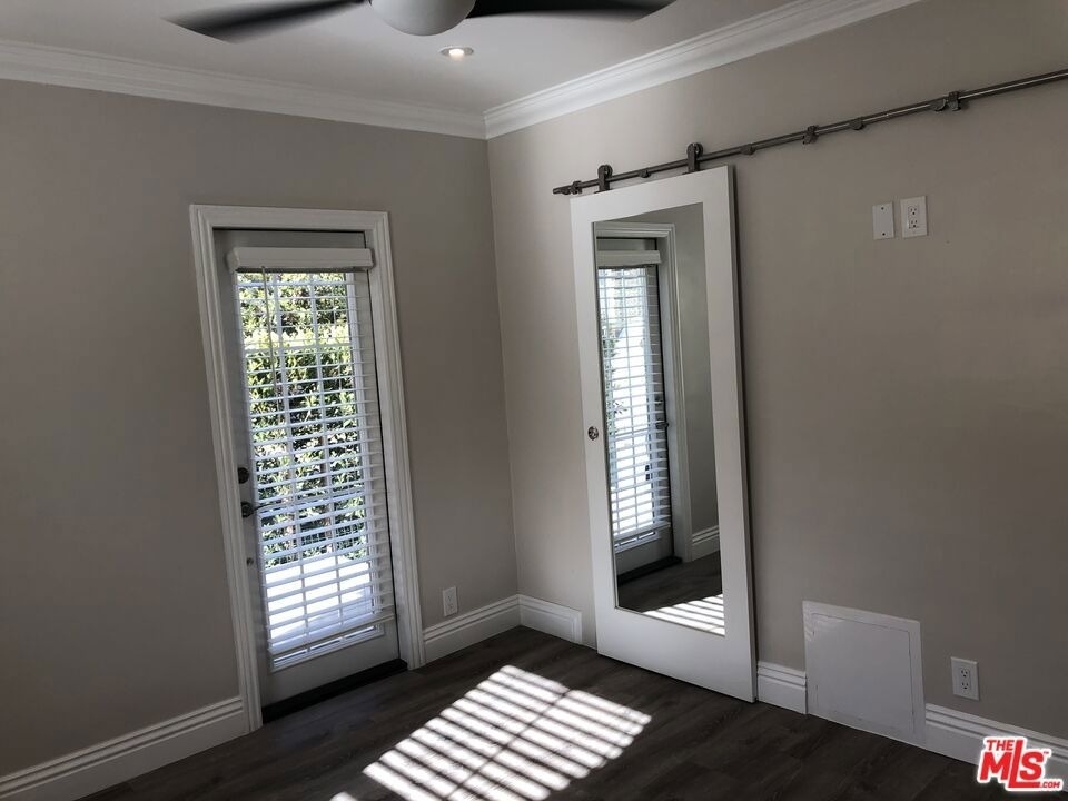 257 N La Peer Drive - Photo 43