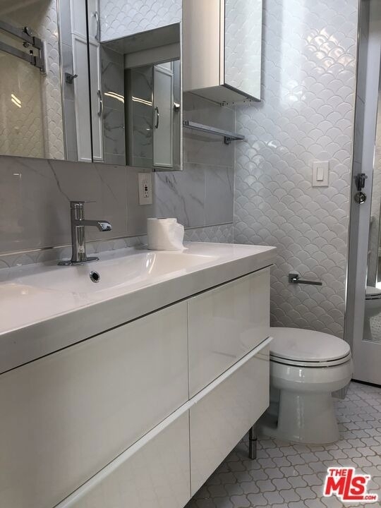 257 N La Peer Drive - Photo 36