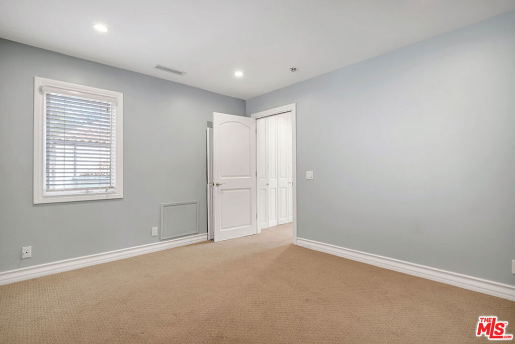 10557 Rocca Place - Photo 32