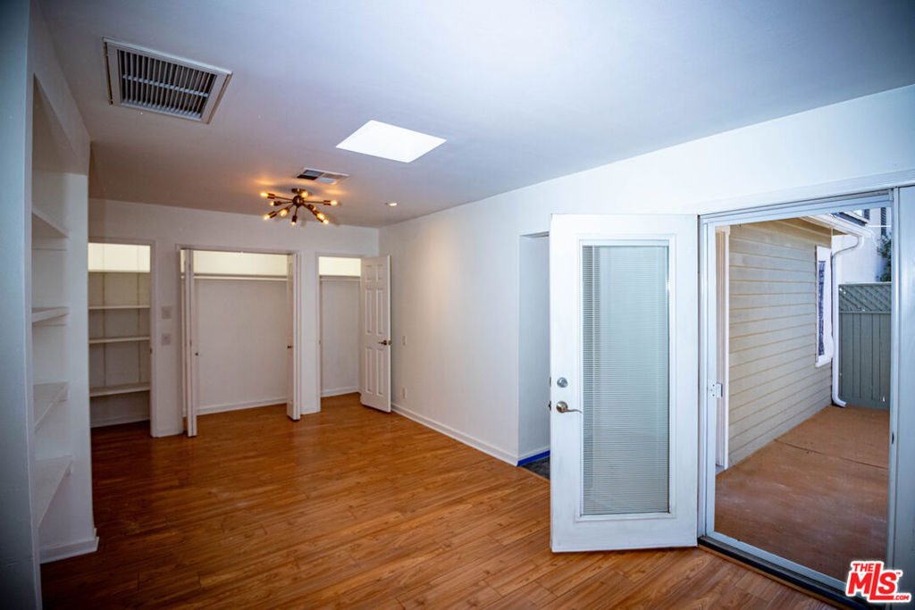 2247 Moore Street - Photo 10
