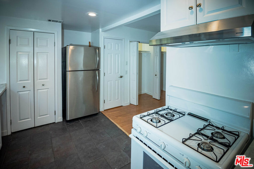 2247 Moore Street - Photo 8