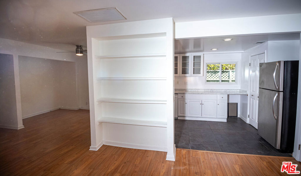 2247 Moore Street - Photo 9