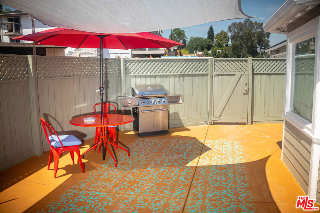 2247 Moore Street - Photo 3