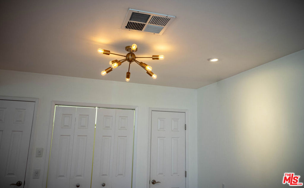 2247 Moore Street - Photo 11