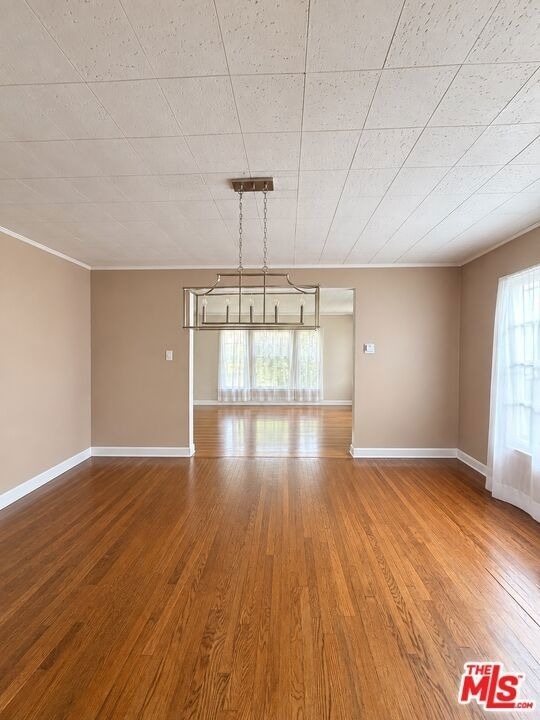 231 N Swall Drive - Photo 4