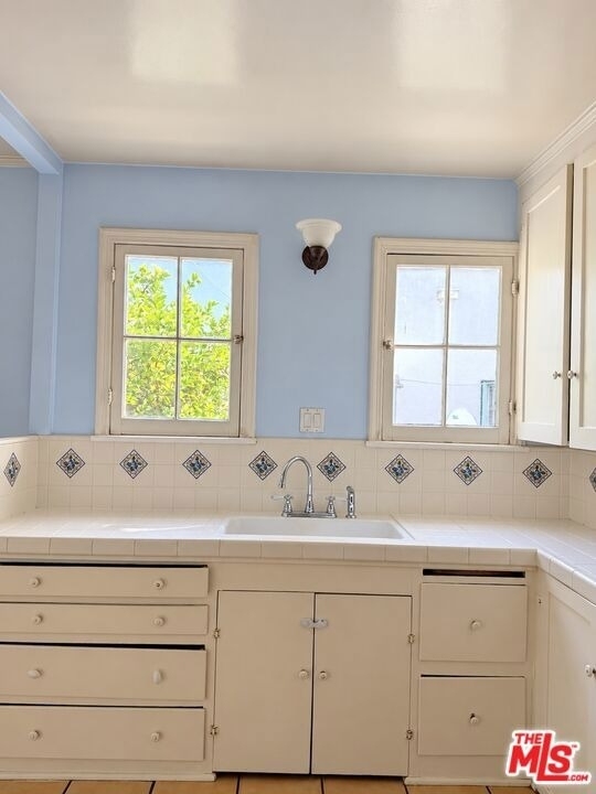 231 N Swall Drive - Photo 6