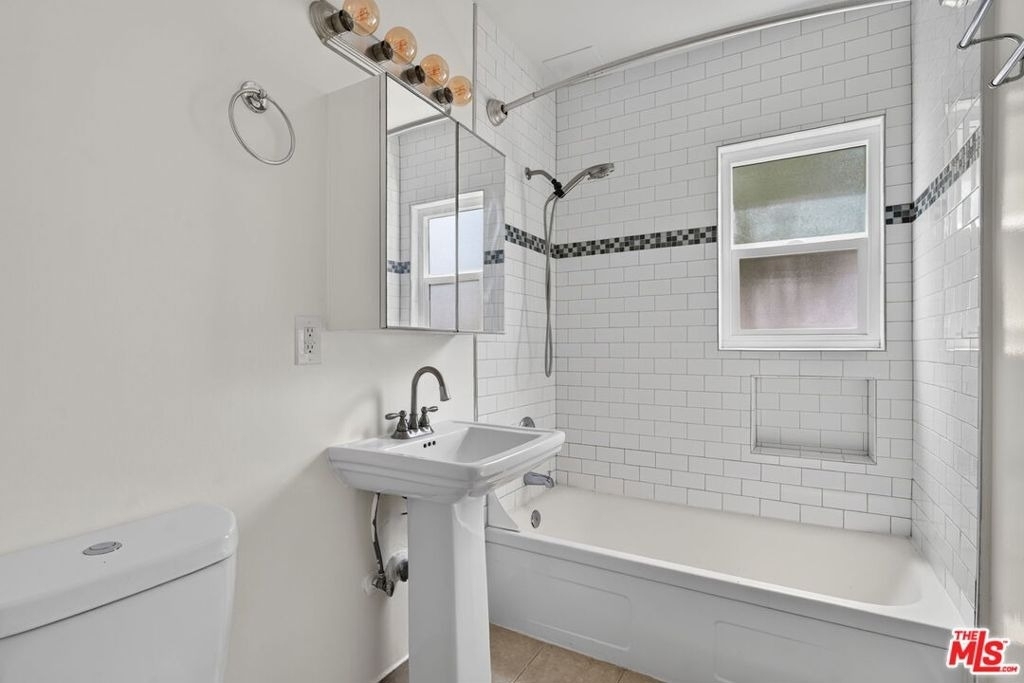 13553 Moorpark Street - Photo 23