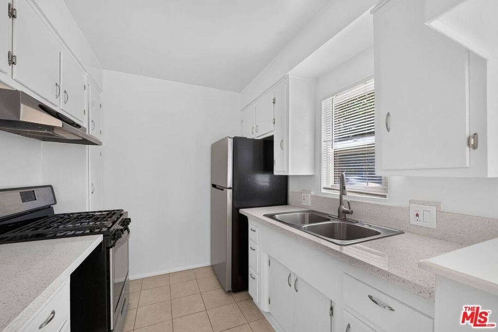 13553 Moorpark Street - Photo 13