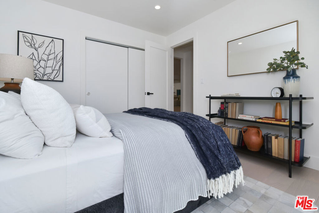 15431 Milbank Street - Photo 37
