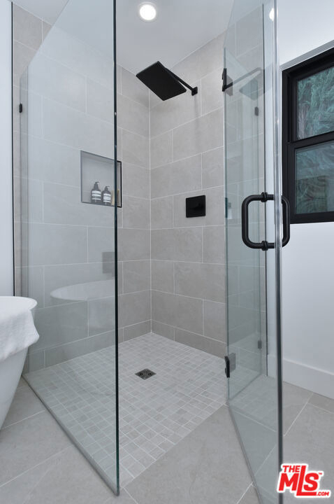 15431 Milbank Street - Photo 48