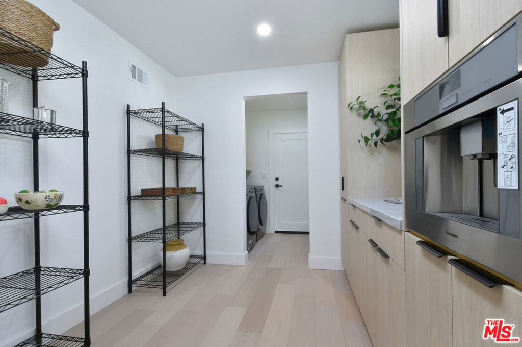 15431 Milbank Street - Photo 26