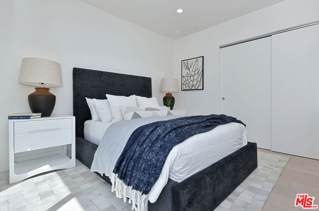 15431 Milbank Street - Photo 36