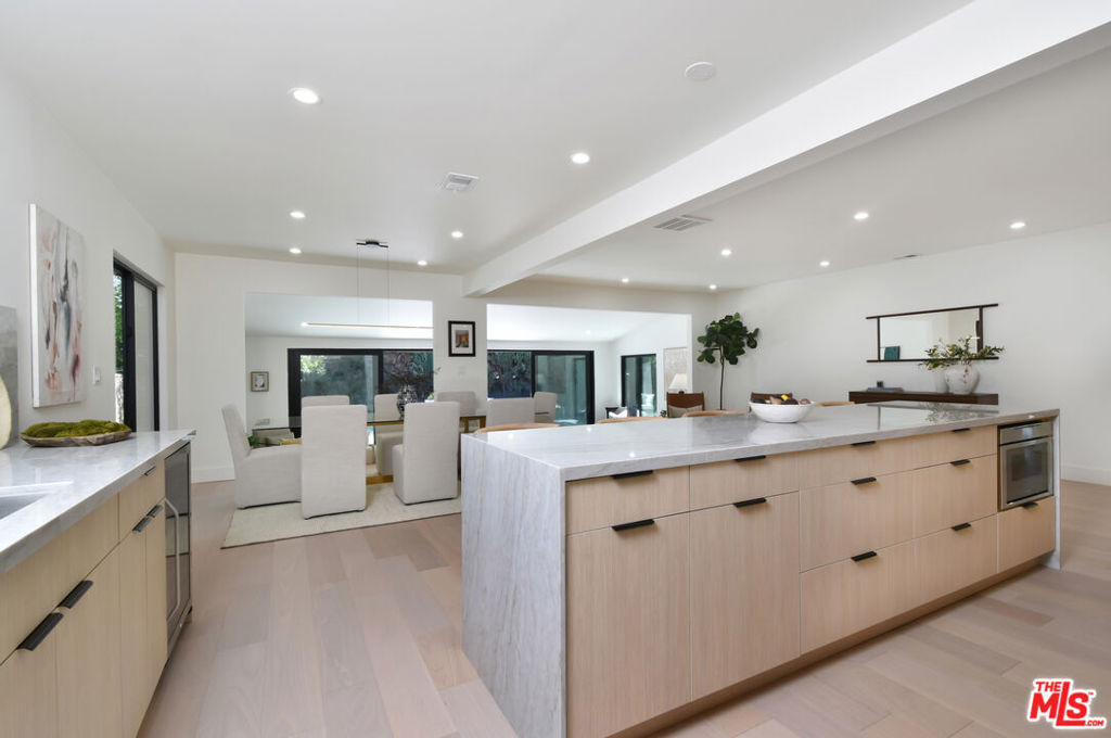 15431 Milbank Street - Photo 17