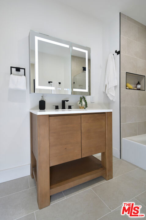15431 Milbank Street - Photo 33