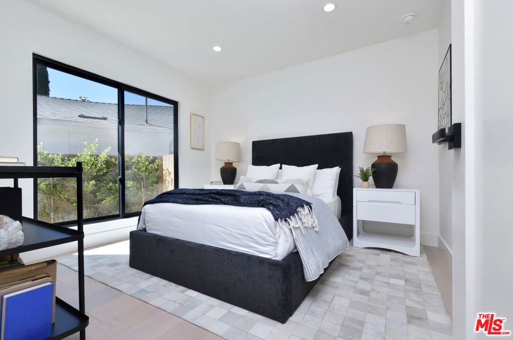 15431 Milbank Street - Photo 34