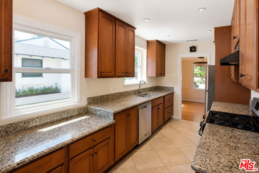 13134 Hartsook Street - Photo 10