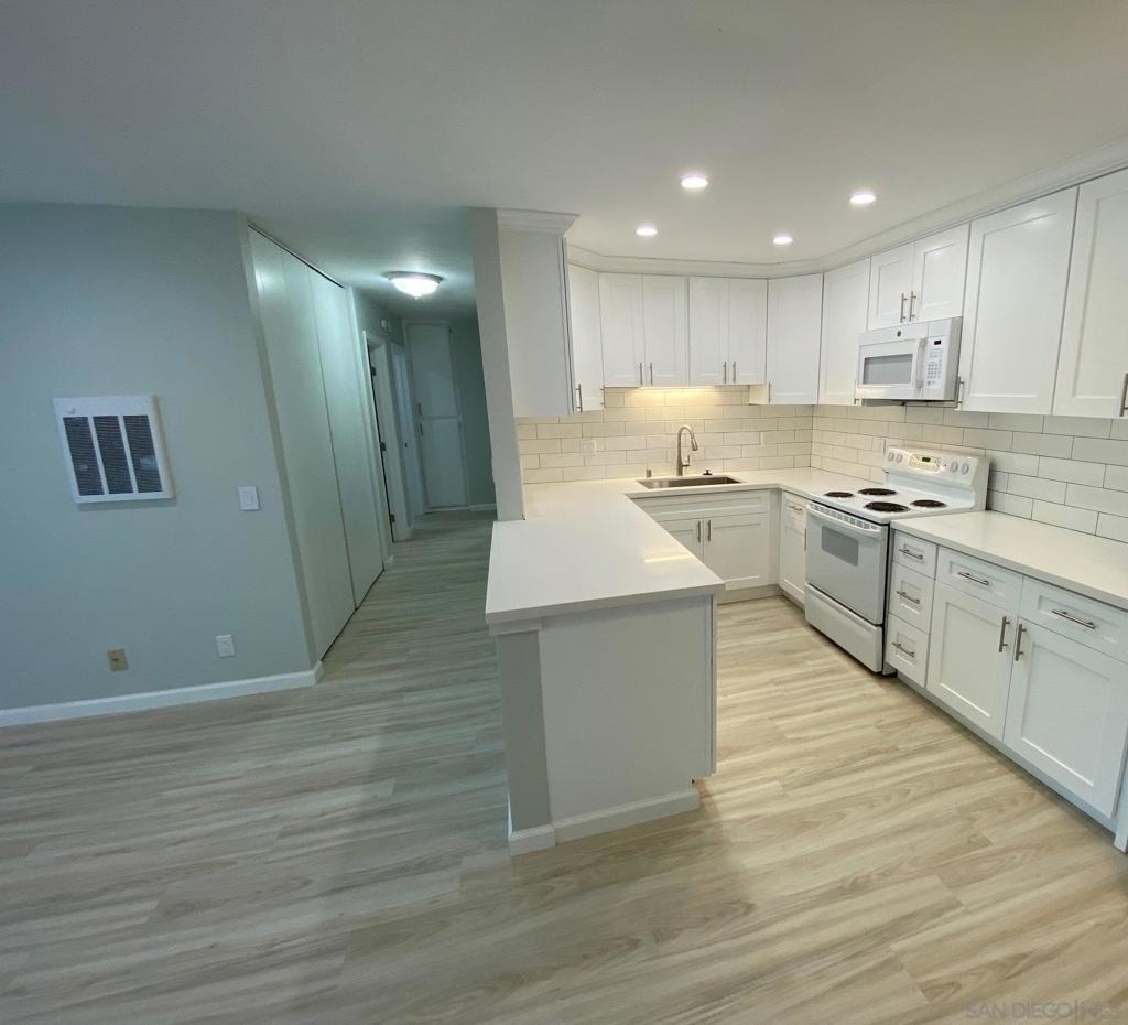 2510 Torrey Pines Rd - Photo 9