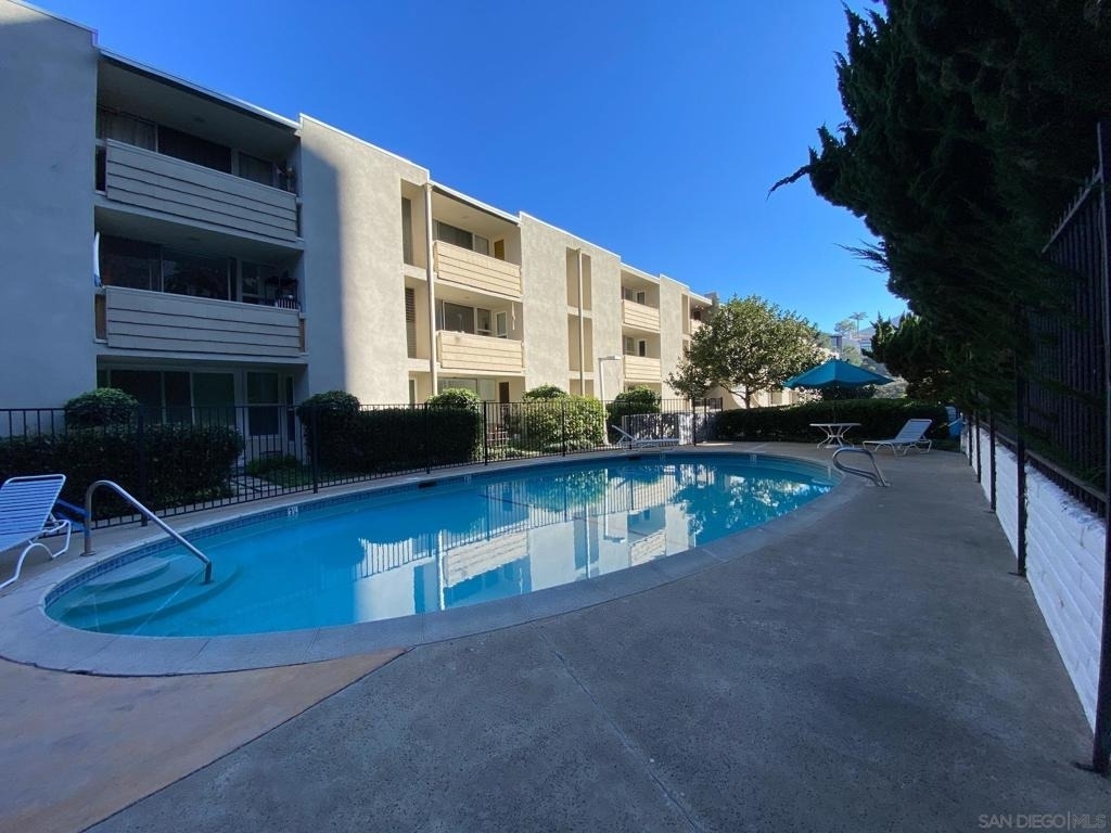 2510 Torrey Pines Rd - Photo 24