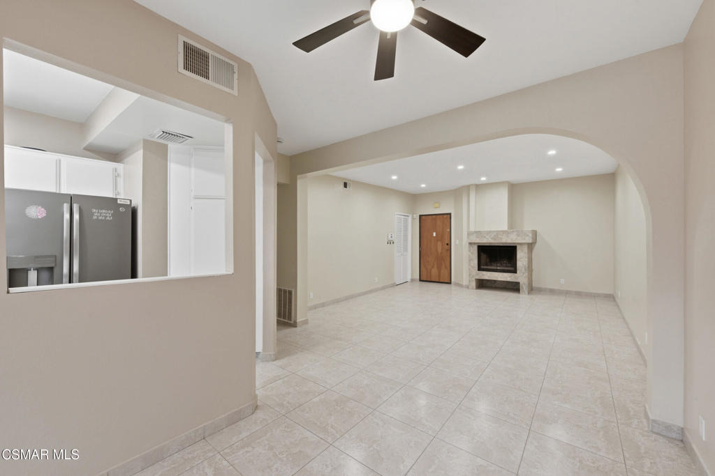 7211 Cozycroft Avenue - Photo 10