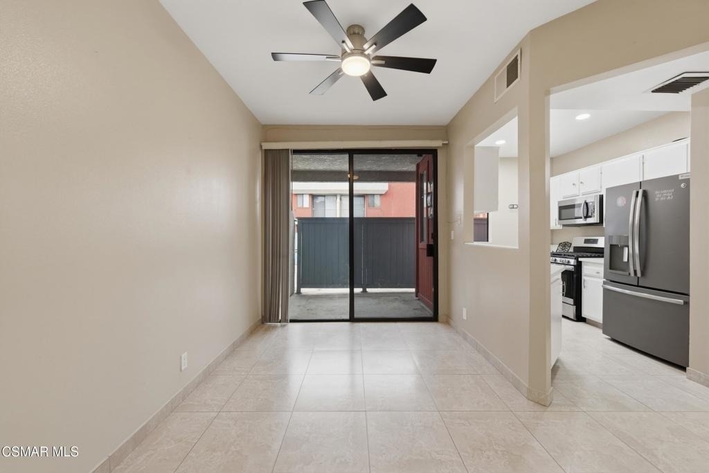 7211 Cozycroft Avenue - Photo 9