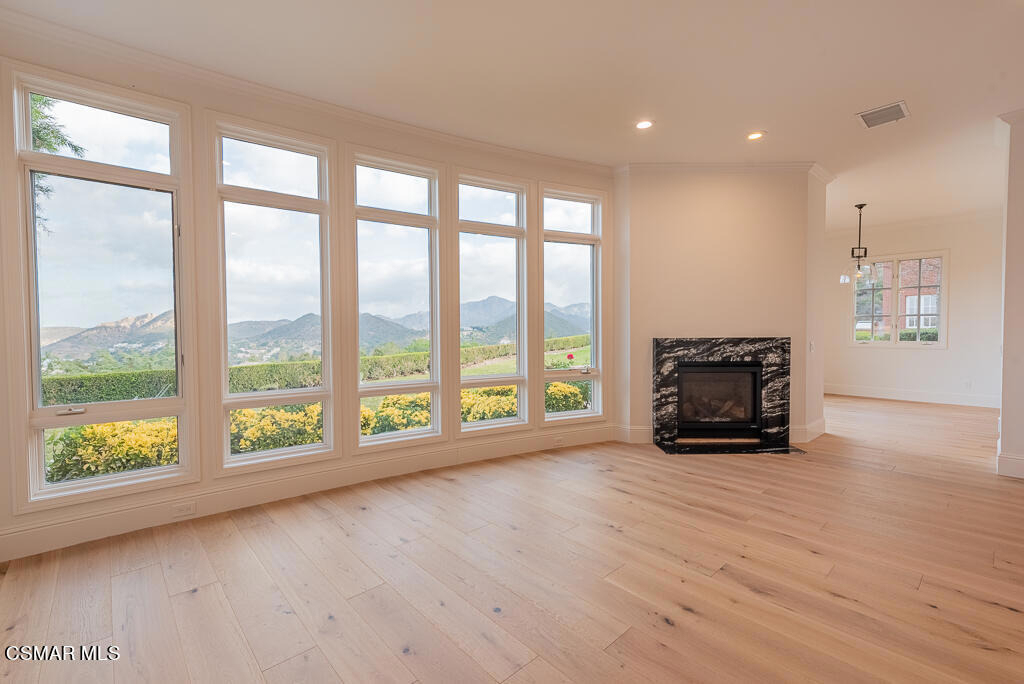2390 Crombie Court - Photo 4