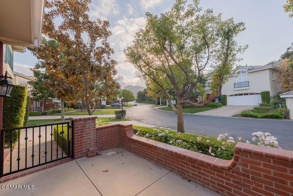 2390 Crombie Court - Photo 45