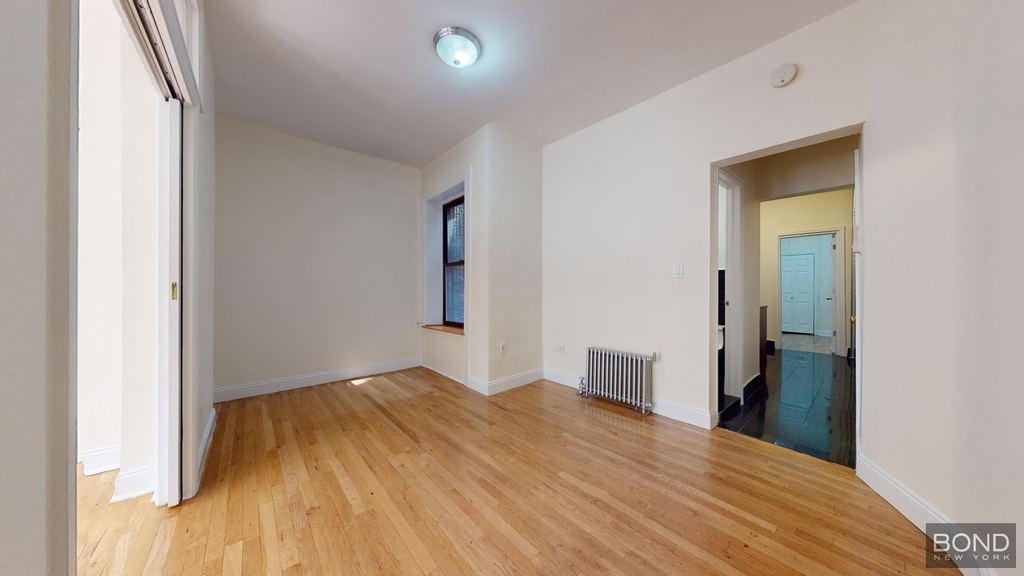 East 12th Street - Photo 5