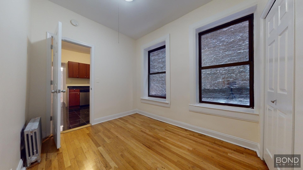 East 12th Street - Photo 6