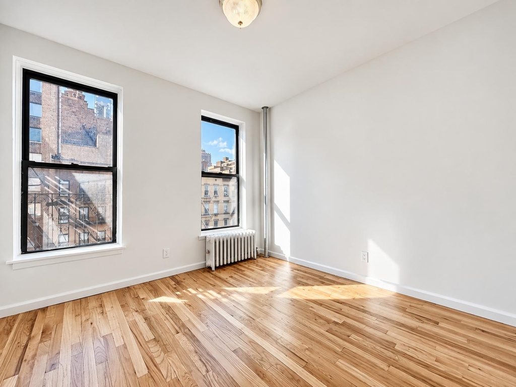401 East 68th Street - Photo 3