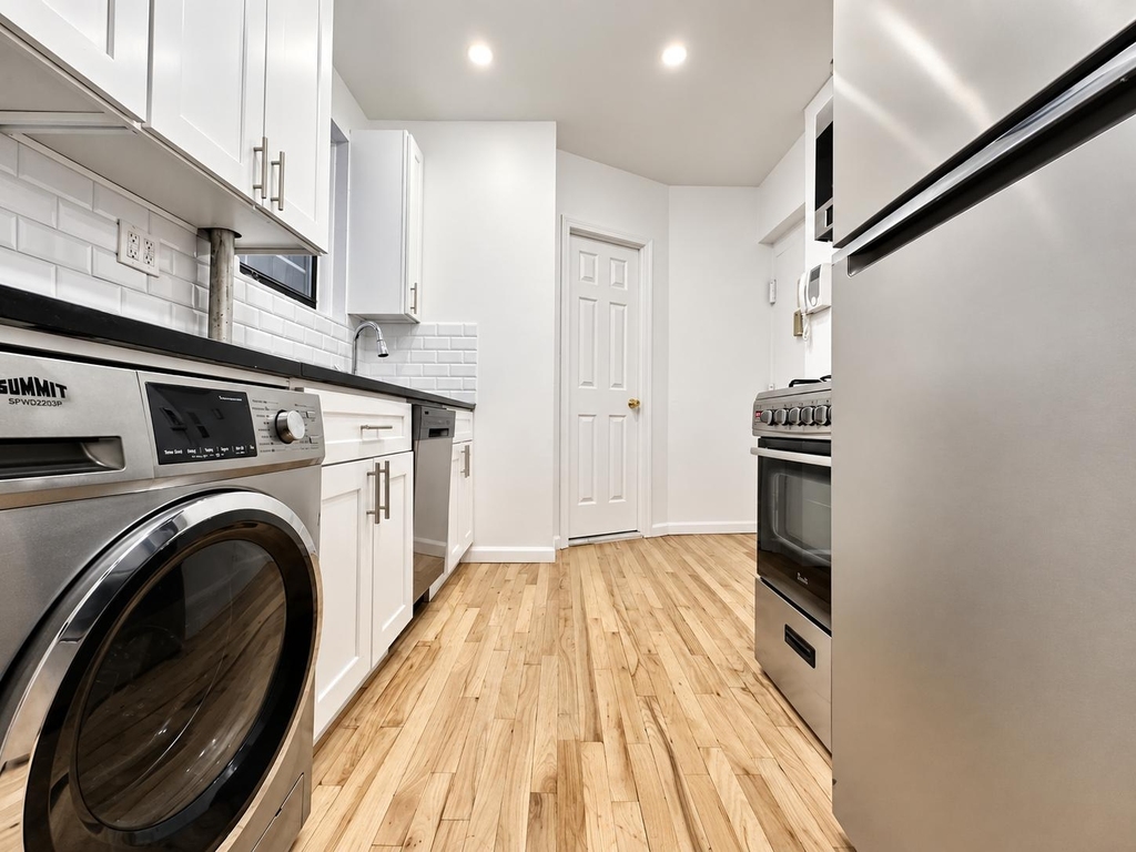 401 East 68th Street - Photo 6