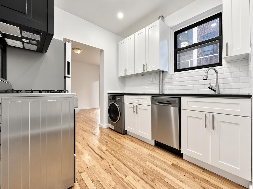 401 East 68th Street - Photo 5