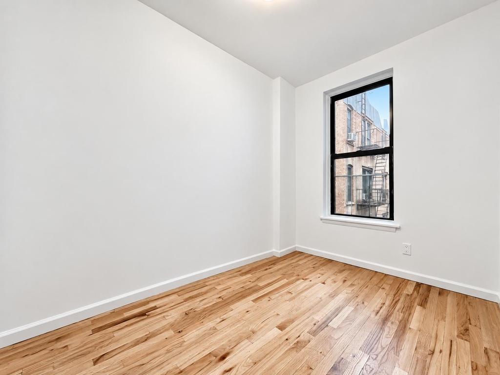 401 East 68th Street - Photo 4