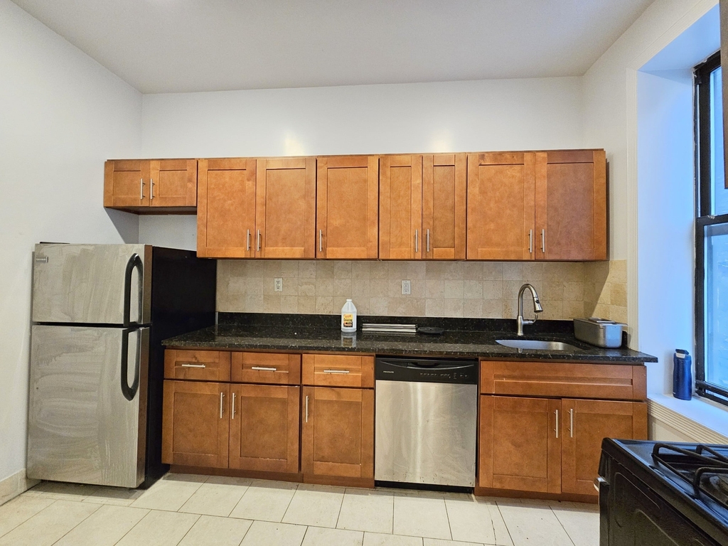 270 Fort Washington Avenue - Photo 2